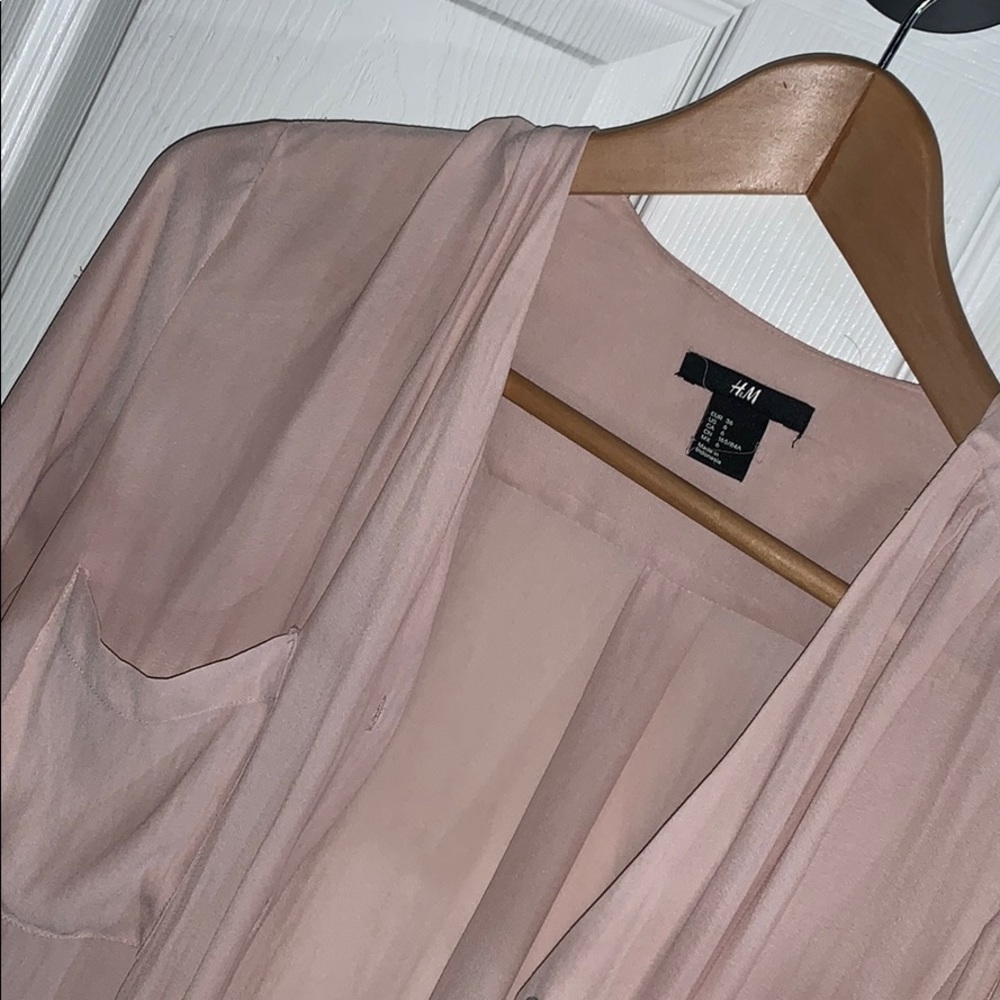 H&M button down blouse - Picture 2 of 2